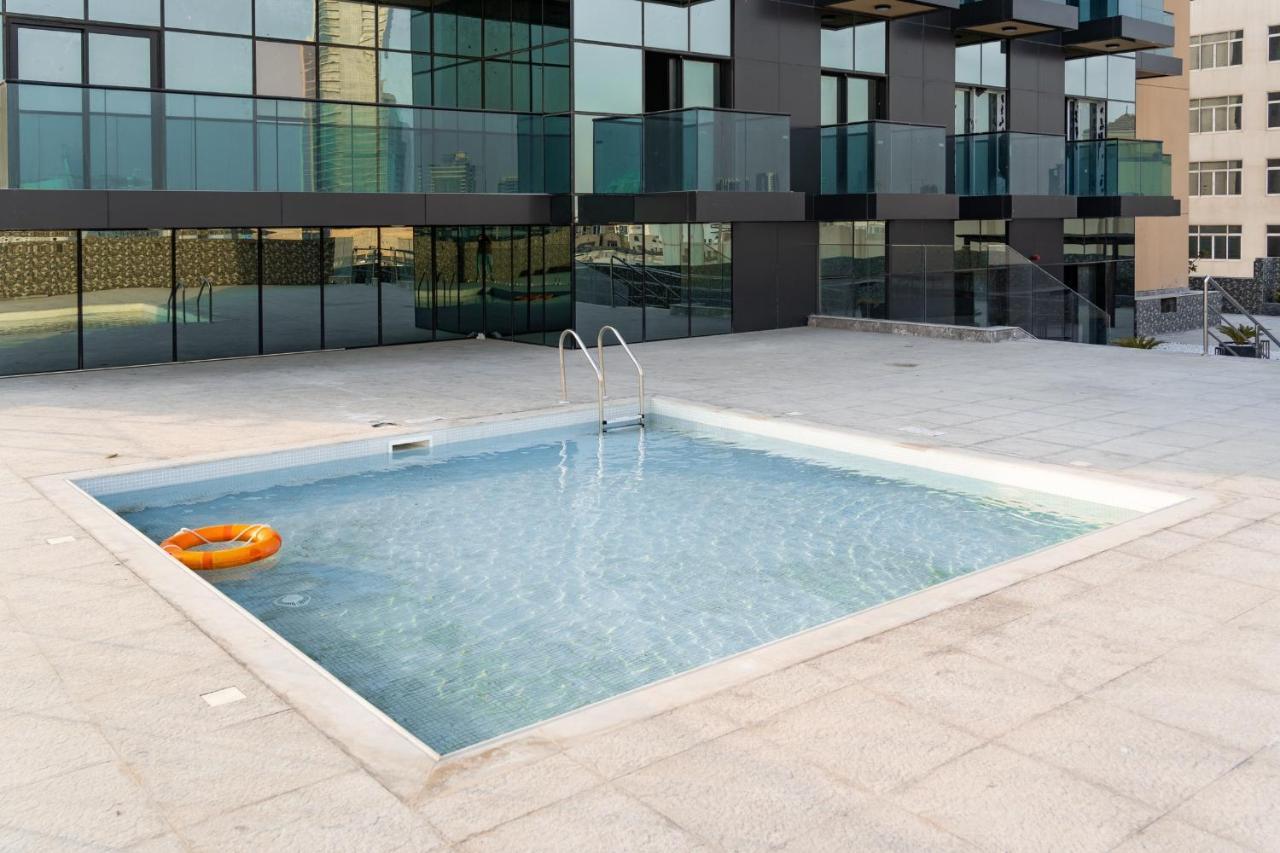 Sky View Tower Apartments Дубай Экстерьер фото