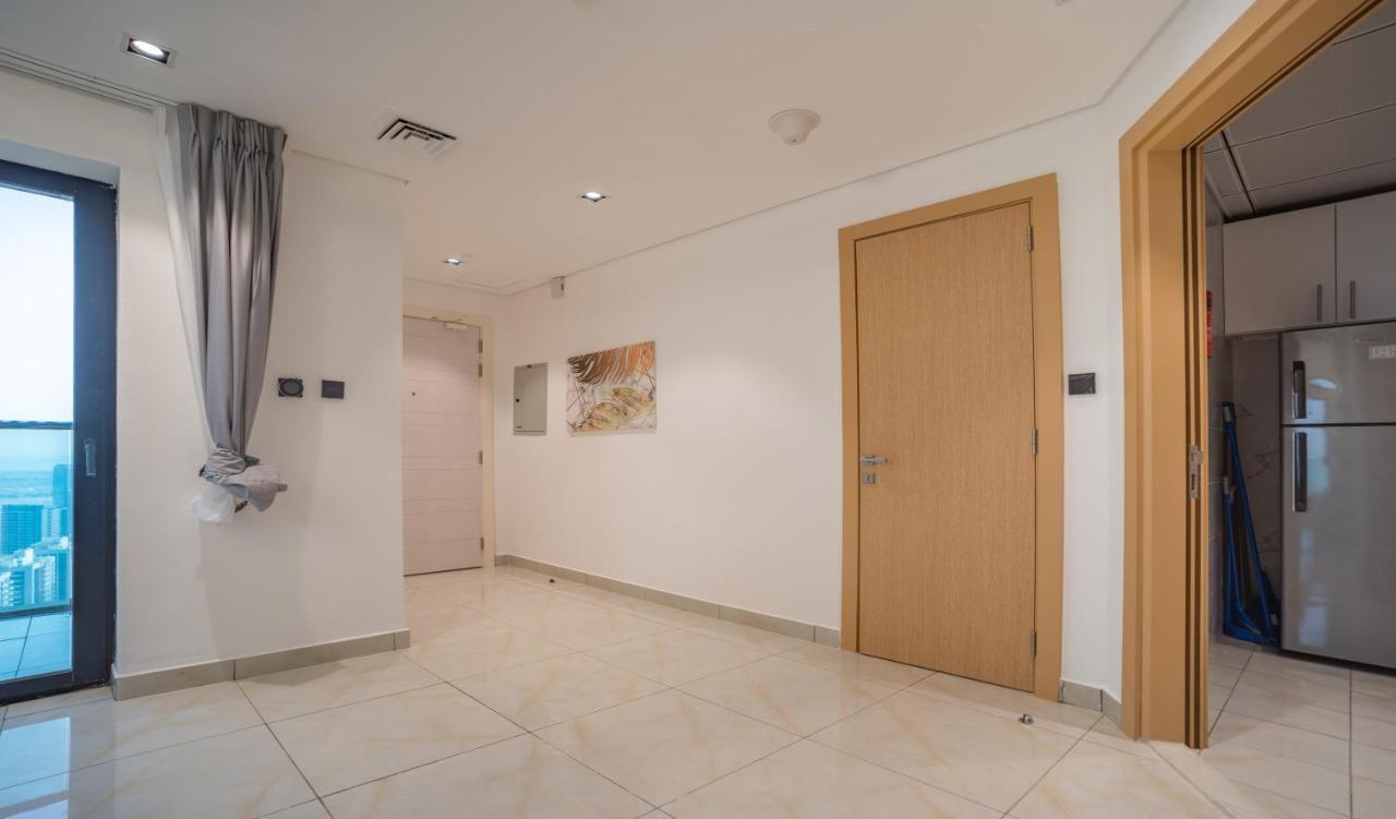 Sky View Tower Apartments Дубай Экстерьер фото