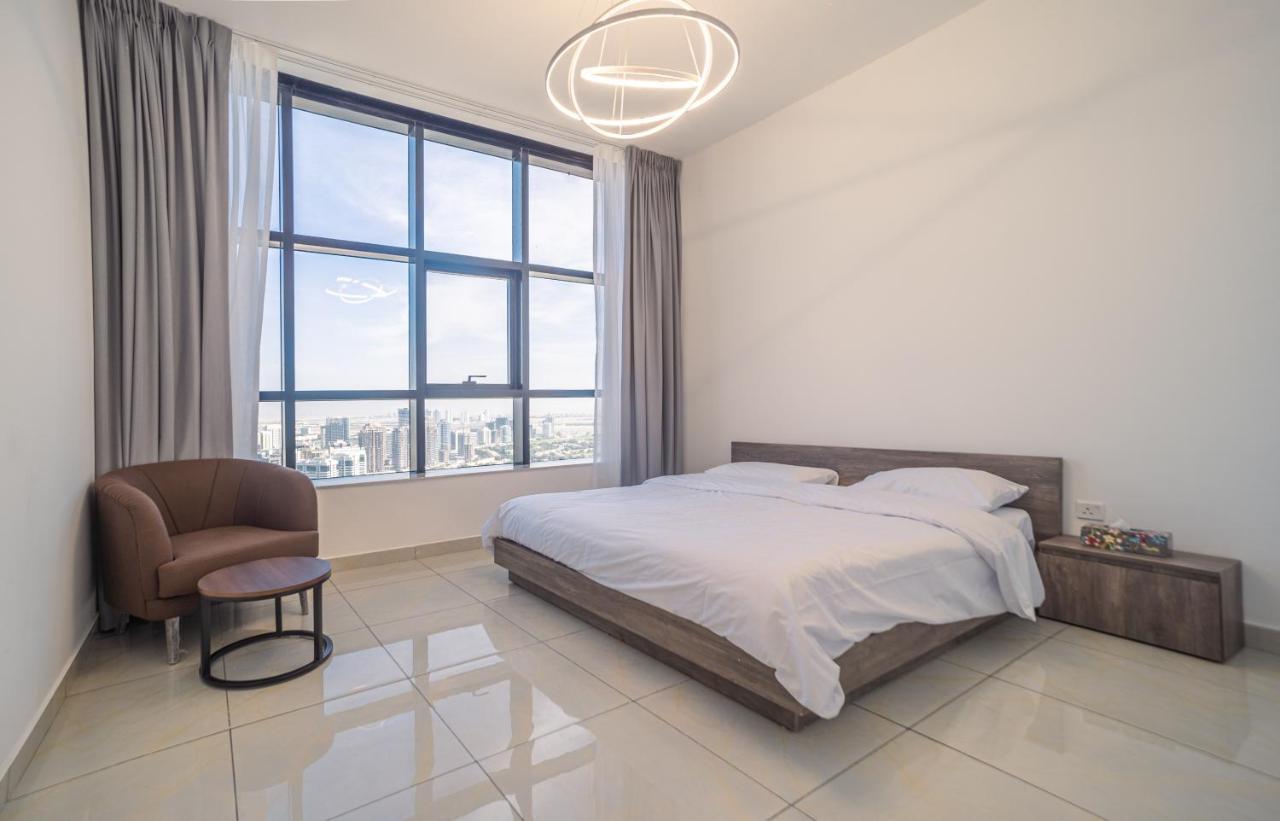 Sky View Tower Apartments Дубай Экстерьер фото